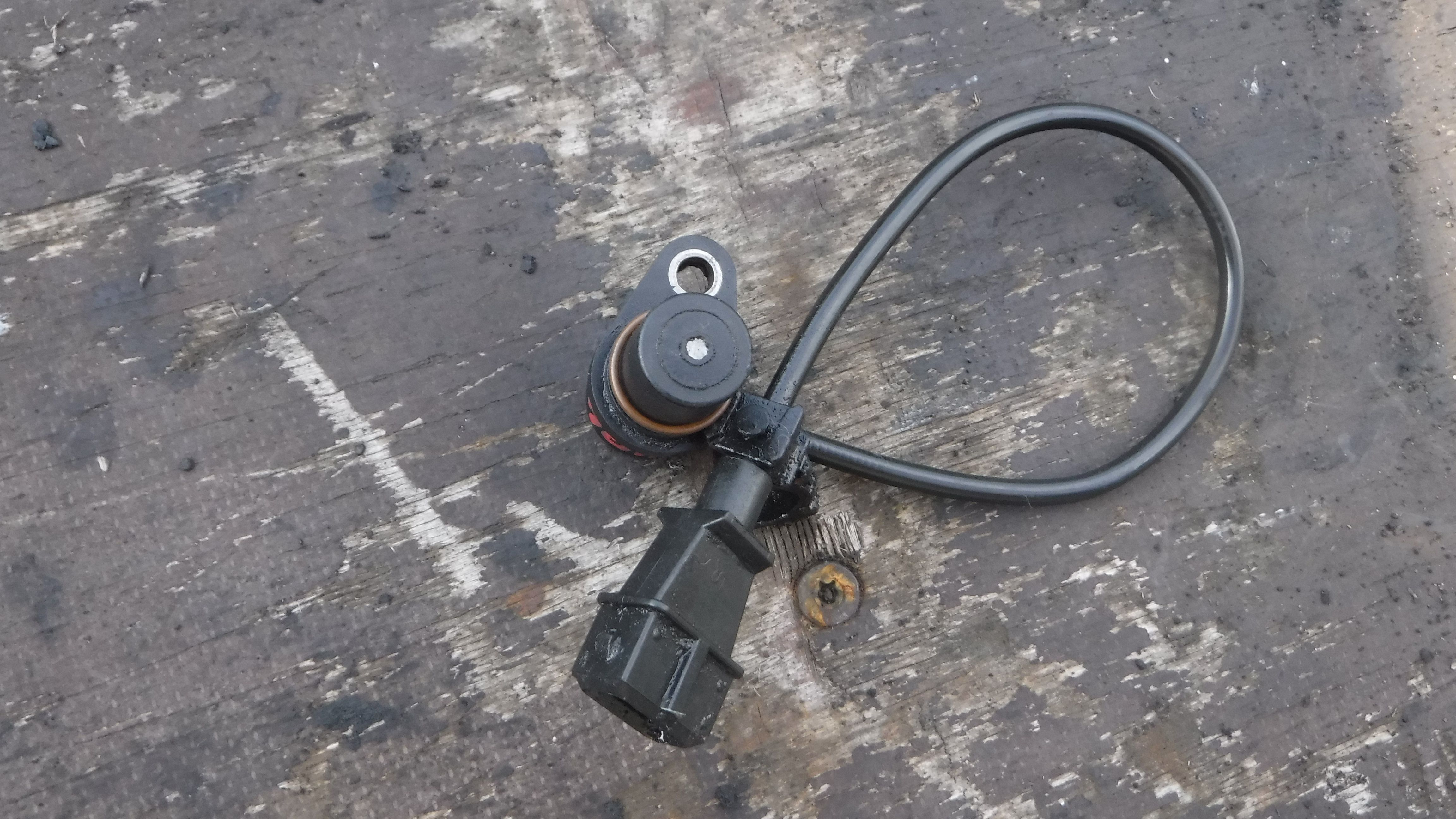 Датчик положения распредвала 0281002165 85723 курсор 8 IVECO